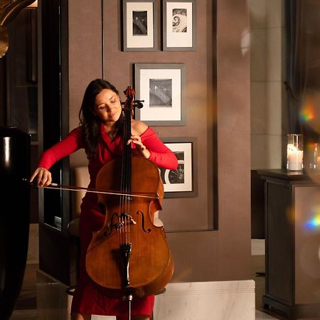 Fairmont リヤード エクステリア 写真 Cellist and singer
