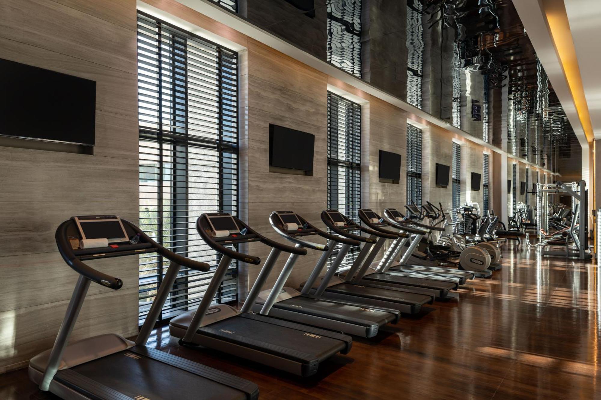 Fairmont リヤード エクステリア 写真 The gym at the hotel